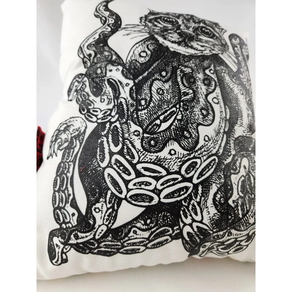 Cathulhu‎ Cat Throw Pillow Kitten Monster Octopussy cthulhu Artist Art Print